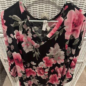 Ladies Honeyme V-Neck Top- Black & Pink Print- Medium